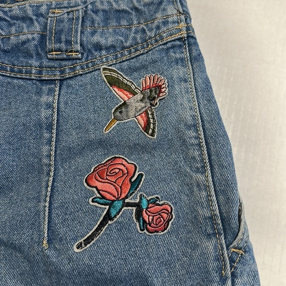 Chennachi Denim Women's Shorts with Embroidered Detail wolves roses hummingbird - Picture 7 of 10